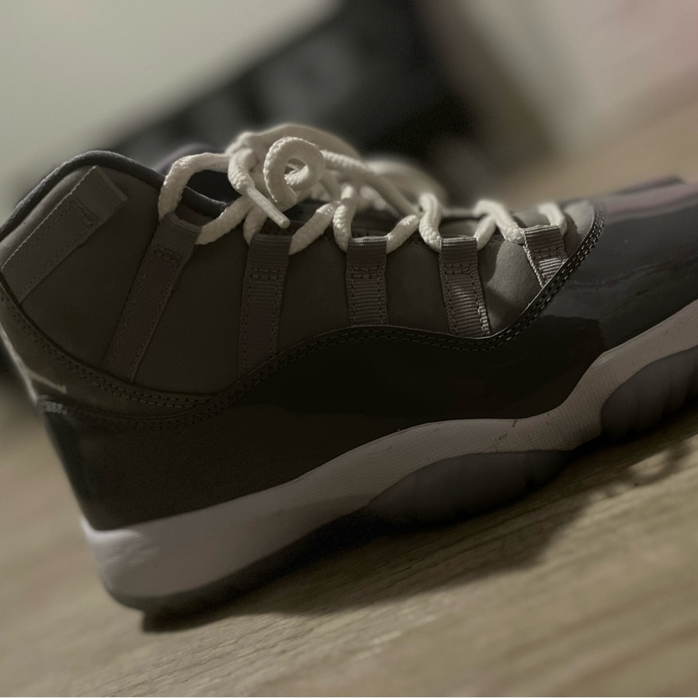 Jordan 11 cool greys sz 9